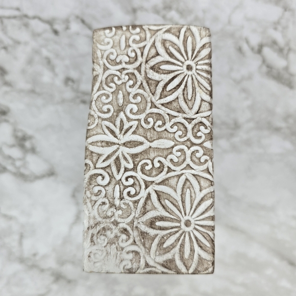 Bathroom Accessories, Toothbrush Holder, and Tumbler - Picture 4 of 12